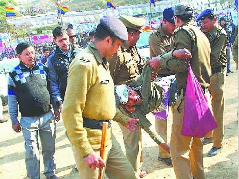 Self-immolation attempt by rural cooperatives Fair
